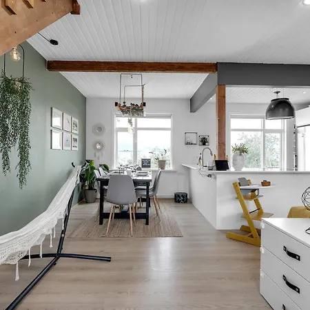 Cosy 3-bedroom Family Friendly * Reykjavik