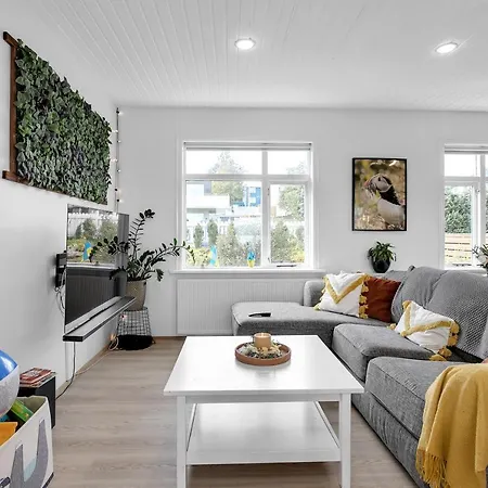 Cosy 3-bedroom Family Friendly * Reykjavik