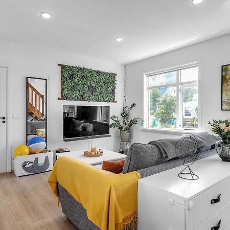 Cosy 3-bedroom Family Friendly Apartment Reykjavik