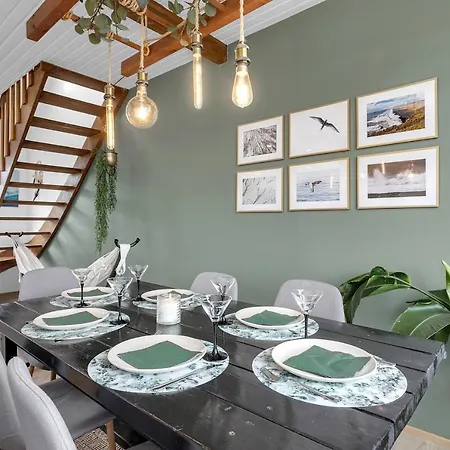 Cosy 3-bedroom Family Friendly * Reykjavik